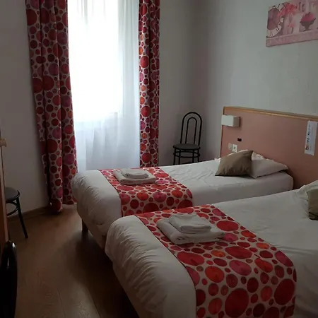 Ξενοδοχείο De Paris 3*