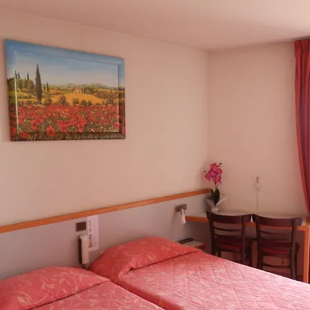 De Paris 3* Λούρδη