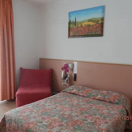 De Paris Ξενοδοχείο 3*