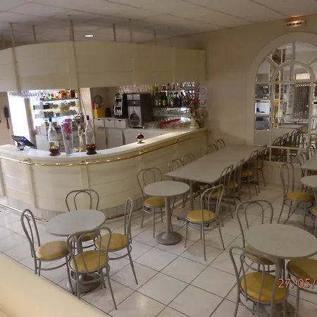 酒店 De Paris 卢德