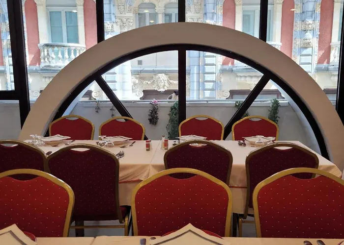 De Paris Hotel Lurdy