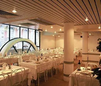 De Paris ホテル 3*