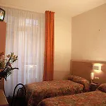 ホテル De Paris 3*