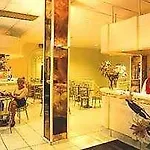 ホテル De Paris 3*