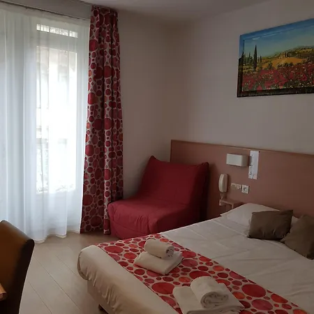 De Paris Готель Лурд