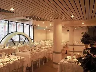 De Paris Готель 3*